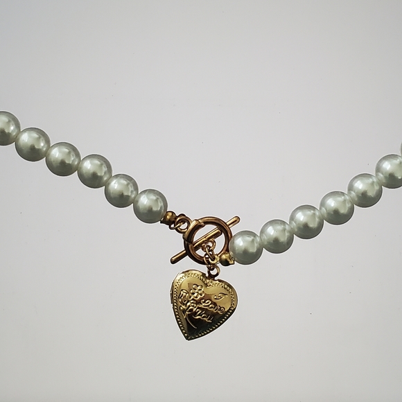 Faux Pearl Heart Locket Necklace - Picture 5 of 6